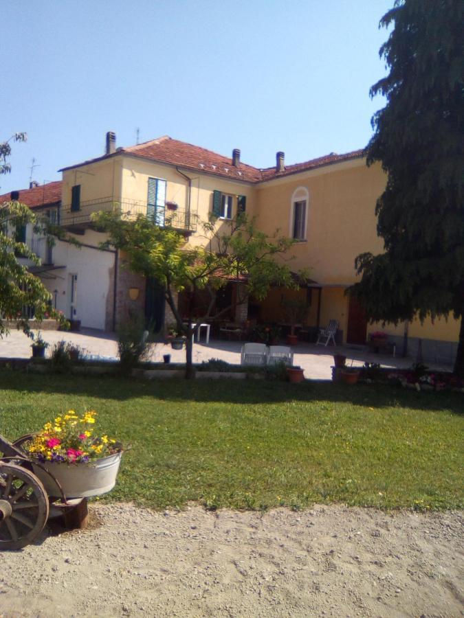 B & B Abbadia Monesiglio Exteriör bild